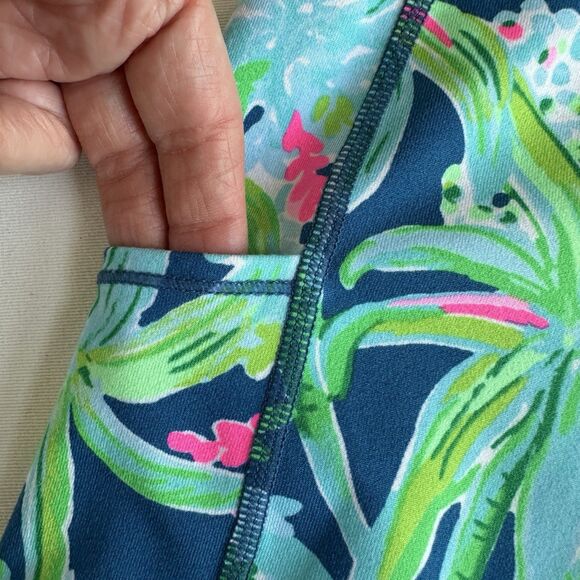 Lilly Pulitzer Leggings XXS Luxletic Crop Weekender Sweet Escape High Rise Macaw - Picture 4 of 7